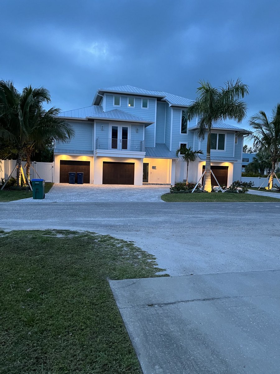 Good night kiddos! 💤 
#pleasant #evening 🌴