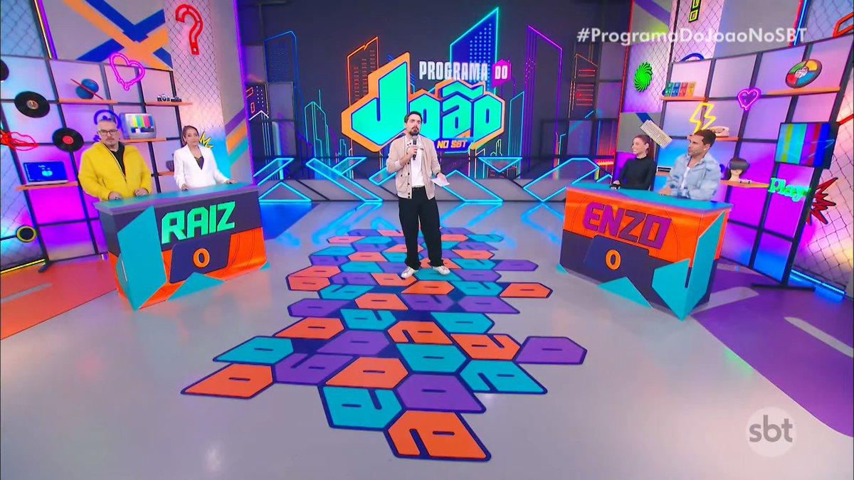 SBTistaRaiz's tweet image. COMEÇOU!!

No ar, a estreia do Programa do João, no SBT.

#ProgramaDoJoão #ProgramaDoJoãoNoSBT