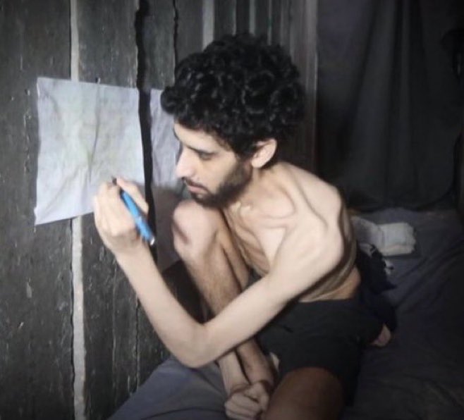 jeremo12's tweet image. Nous sommes le 10 août 2025.

Je partagerai la photo de l’otage Evyatar David jusqu’à ce que @MdM_France, @CroixRouge et @ONU_fr la publient pour dénoncer la monstruosité du Hamas.

Les amis, faites de même ou relayer ce post.

Merci. On ne les lâchera pas. 🙏🎗️🇮🇱