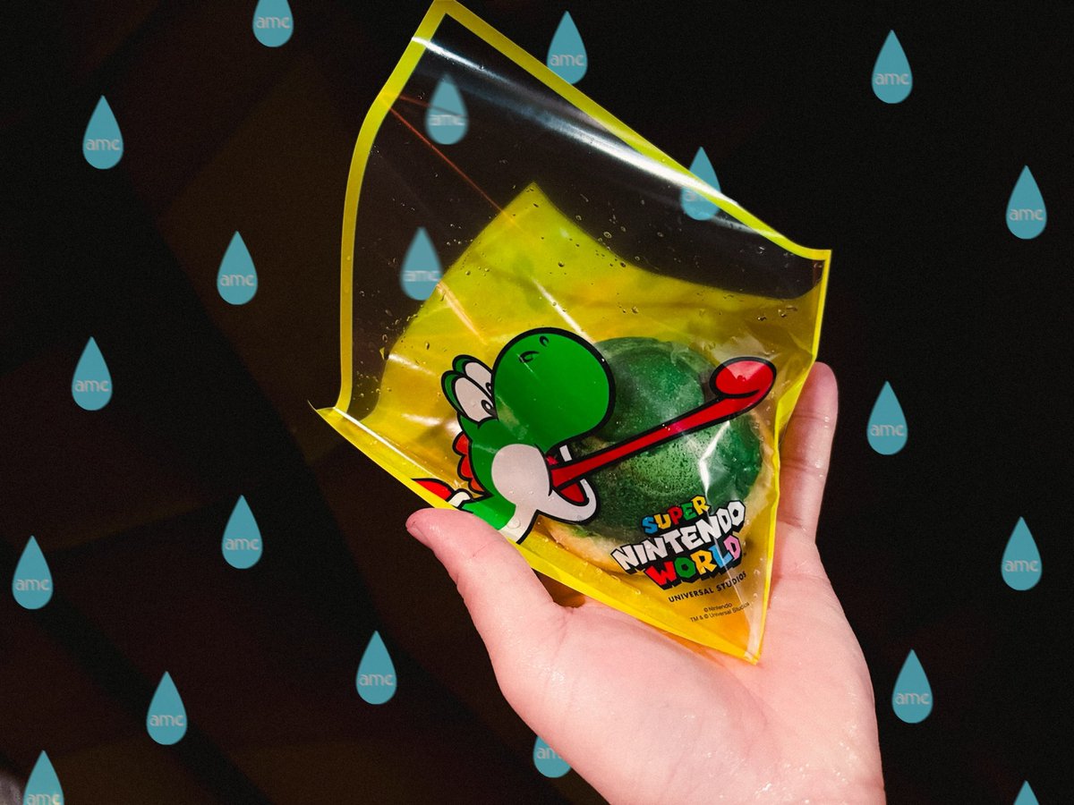 codenameASTN9's tweet photo. #USJファン
#ame
#恵みの雨
#スーパーニンテンドーワールド
#こうらのカルツォーネ
#超熱々
#ツルツル滑る
#落下注意 
#チーズ焼きそばパン
#おじさんだけど
#かぶりついてチーズビヨ〜ンの写真一応撮る
#誰が見るその写真
#容量の無駄遣い
#思い出は残してるときが1番楽しい
#忘れがち
#おじさん構文 https://t.co/S4bu7tRi3Z