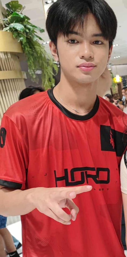 Apaka pogi naman ng 2 bunso ko ❤️

HORI7ON ENTERS THE GAME

#HORI7ON_PPOPValorant
#HORI7ON #호라이즌 
<a href="/HORI7ONofficial/">HORI7ONofficial</a>