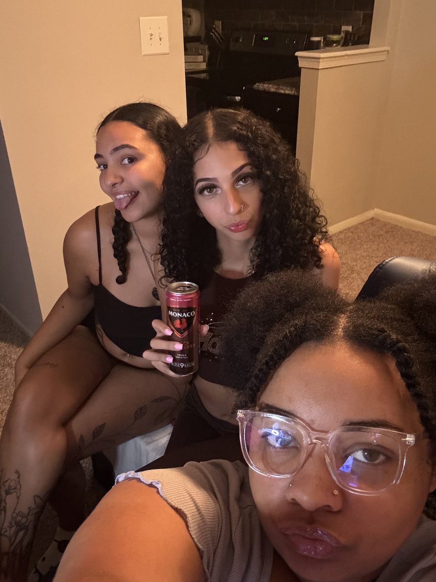 DRUNK STREAM WITH FRIENDS RAHHHHHHHHHHHHHHHHHH
twitch.tv/ayekayyy47