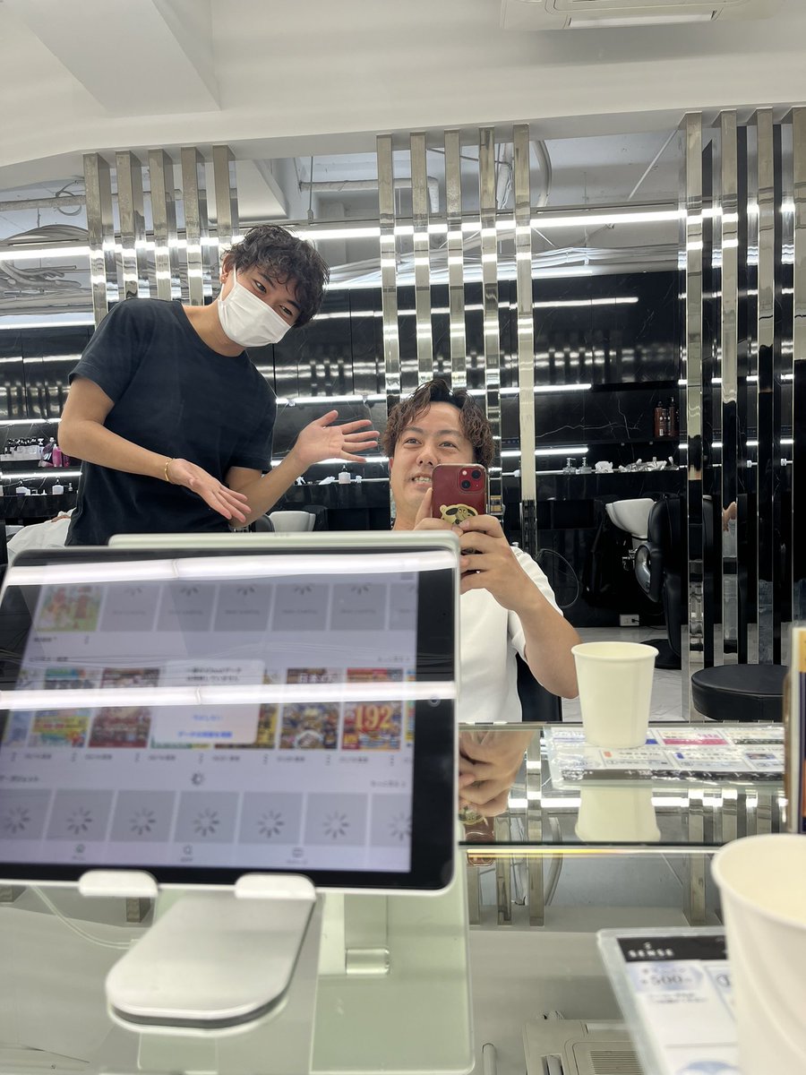 ここ数年お世話になっているMen's Hair SENSE <a href="/SENSE_mens_hair/">SENSE OFFICIAL【メンズヘア】</a> さんで伸びっぱなしになっていた髪を整えて頂きました😂
小澤さん <a href="/sense_ozawa/">小澤隆亮 SENSE【メンズ専門美容師】</a> いつもありがとうございます🙇‍♂️

1年ぶりのパーマ。
落ち着く。
写真撮るの下手か