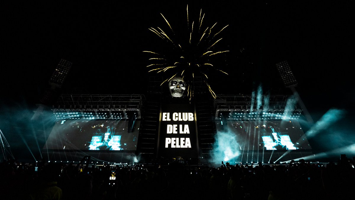 ME_Airbag's tweet photo. UN AÑO DEL COMIENZO DE LA TRIPLE FECHA EN VÉLEZ

Un día como hoy, Airbag volvía a Vélez pero esta vez, por triplicado, rectificando a la banda como una de las mas convocantes del país. Las fechas tuvieron la sorpresa del anuncio de ECDLP, invitados especiales y canciones únicas. https://t.co/VXjrQWm16A
