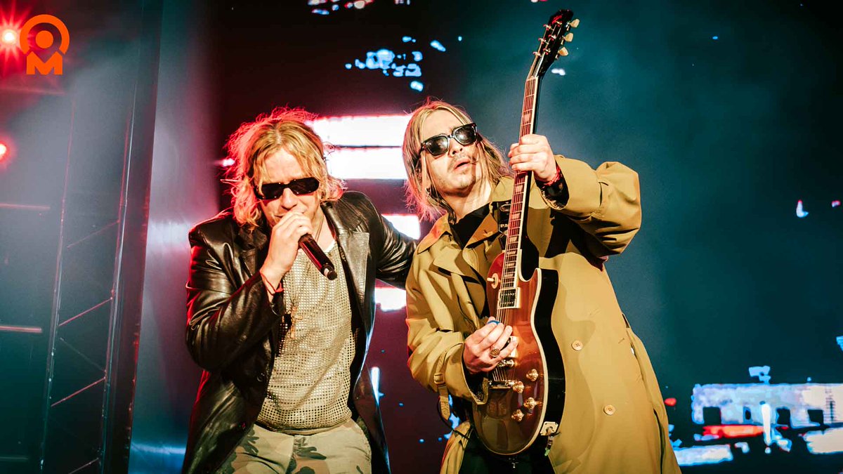 ME_Airbag's tweet photo. UN AÑO DEL COMIENZO DE LA TRIPLE FECHA EN VÉLEZ

Un día como hoy, Airbag volvía a Vélez pero esta vez, por triplicado, rectificando a la banda como una de las mas convocantes del país. Las fechas tuvieron la sorpresa del anuncio de ECDLP, invitados especiales y canciones únicas. https://t.co/VXjrQWm16A