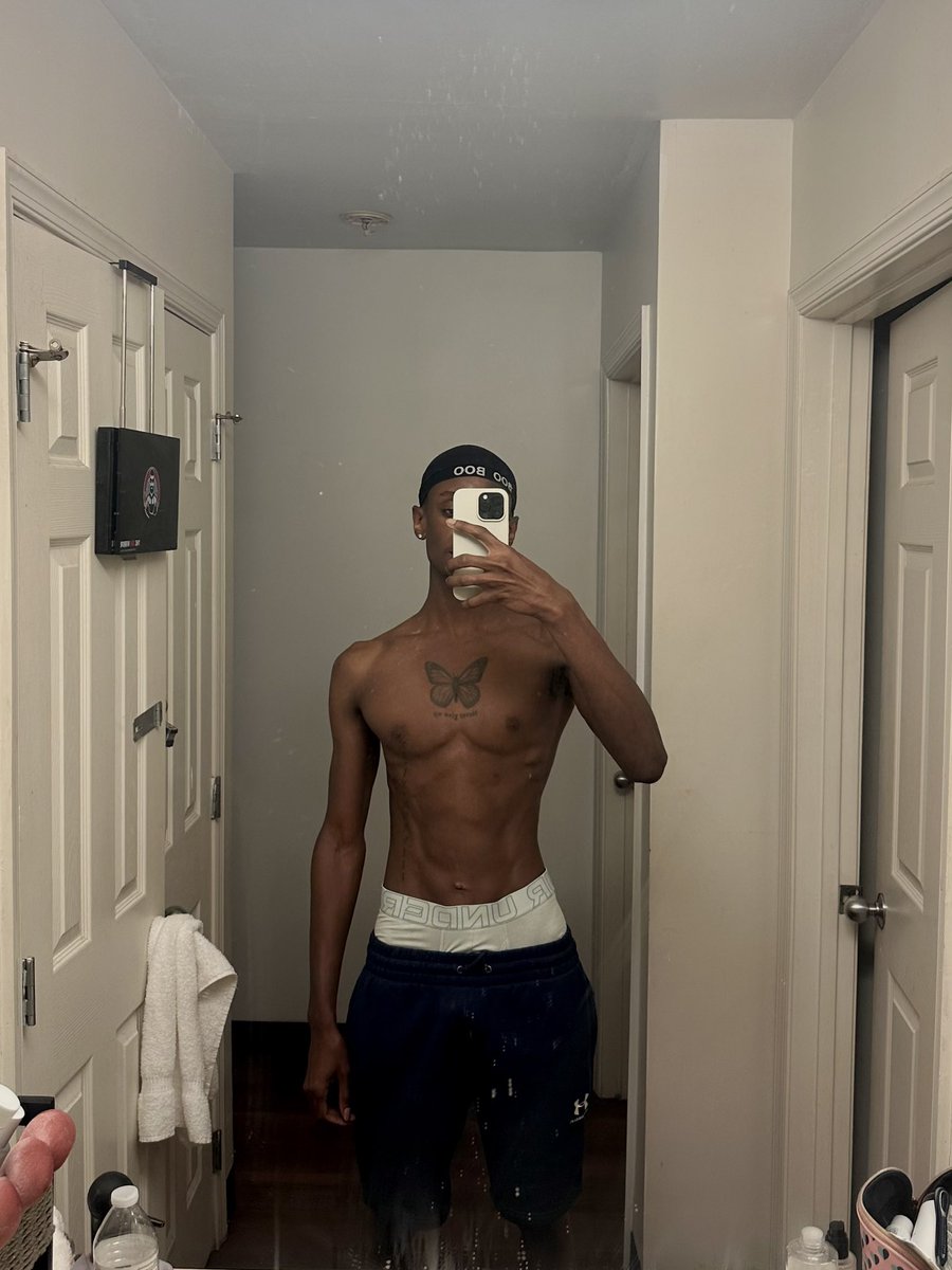 _IsaiahThePlaya's tweet photo. don’t let the butterfly tat fool you… this stroke ain’t gentle. https://t.co/OKXxqYnWxq