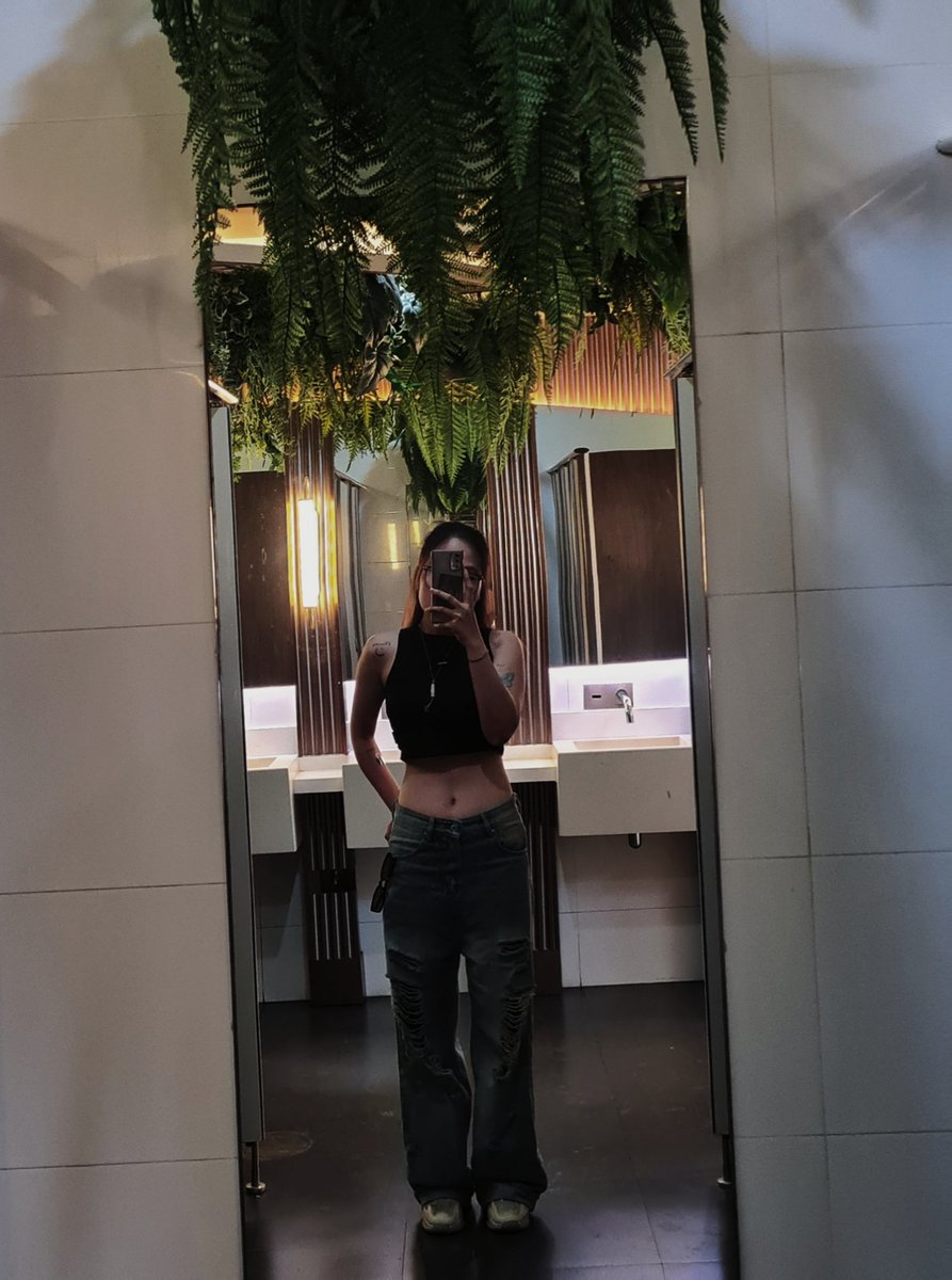 Nabi_1298's tweet photo. I think the muscles in my body are falling apart.🫨😕🫠
Just run and run and do bla bla 🥹

#HPBDFreen27th
#GIRLFREEN
#InFreennityDay
#srchafreen https://t.co/JcpZqgHhsO
