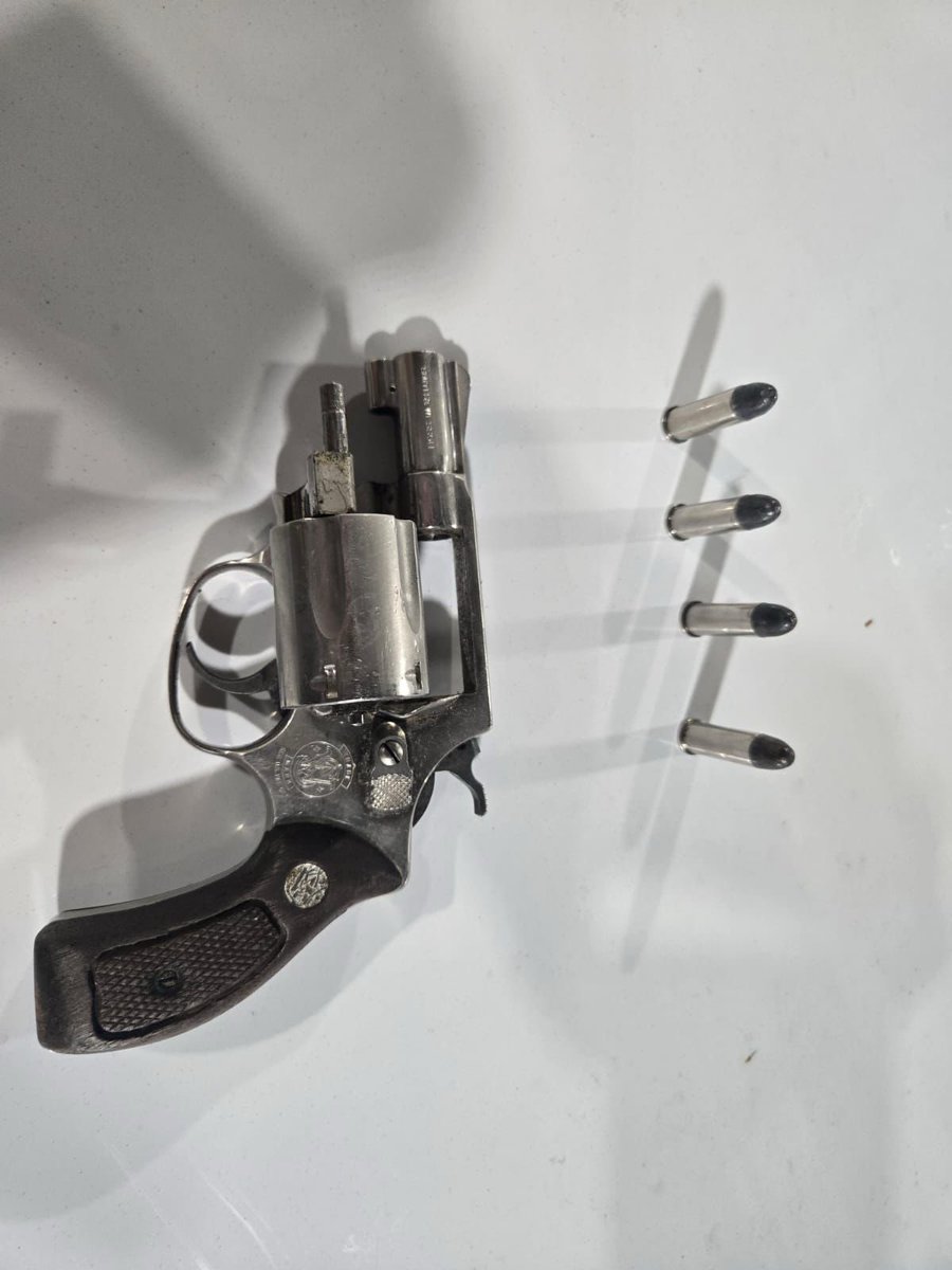 D2 Night Shift "East Aldine Proactive Unit" conducted a traffic stop. The investigation led to the arrest of one subject for Felon in possession of a weapon. 
<a href="/HCSOTexas/">HCSOTexas</a> <a href="/HCSO_EastPatrol/">Major Joseph A. Blendermann</a> <a href="/AldineDistrict/">East Aldine District</a> <a href="/SheriffEd_HCSO/">Ed Gonzalez</a>