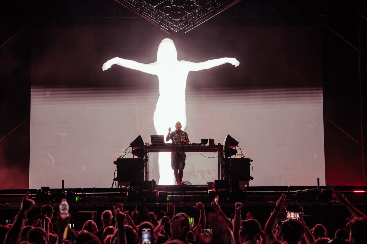 DreambeachFest's tweet photo. Tras 10 años… ¡Fatboy Slim regresó a Dreambeach! ♥️ https://t.co/kxHmkTdIhw