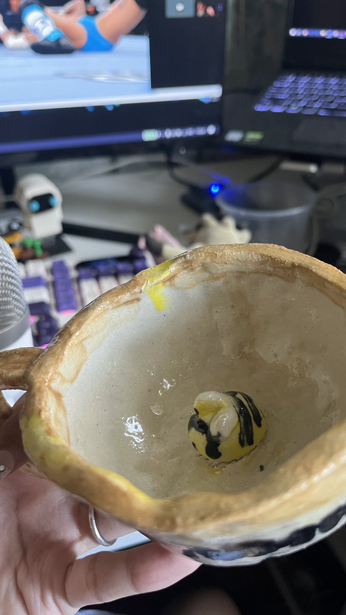 akimaeru's tweet photo. this has also arrived its now my trinket / coins dish hehehe its so cute can’t believe i made it fr fr 🥹 https://t.co/2mNm8y7OXs