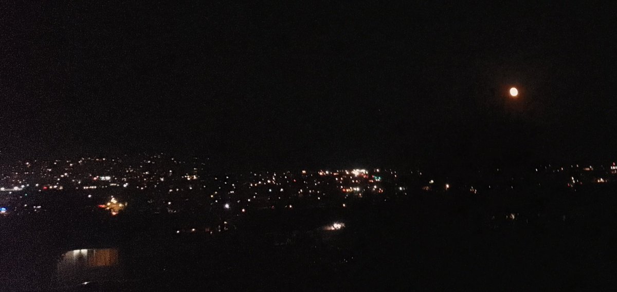 Look at that moon rq