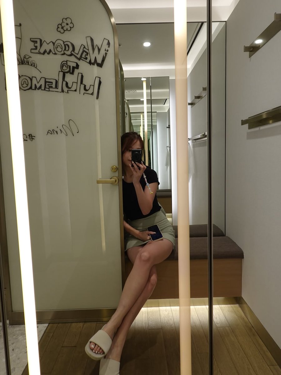 asplento's tweet image. 今日も元気にエクササイズ🏃‍♀️✨
ストレッチをして体をほぐした後、ルルレモンのショップにも立ち寄り😊
新しいウェアを見つけて、これからのトレーニングが楽しみ〜💪

#ルルレモン #フィットネス #ストレッチ #ランニング #トレーニング #健康生活 #エクササイズ #ヨガ #フィットネスウェア #運動好き