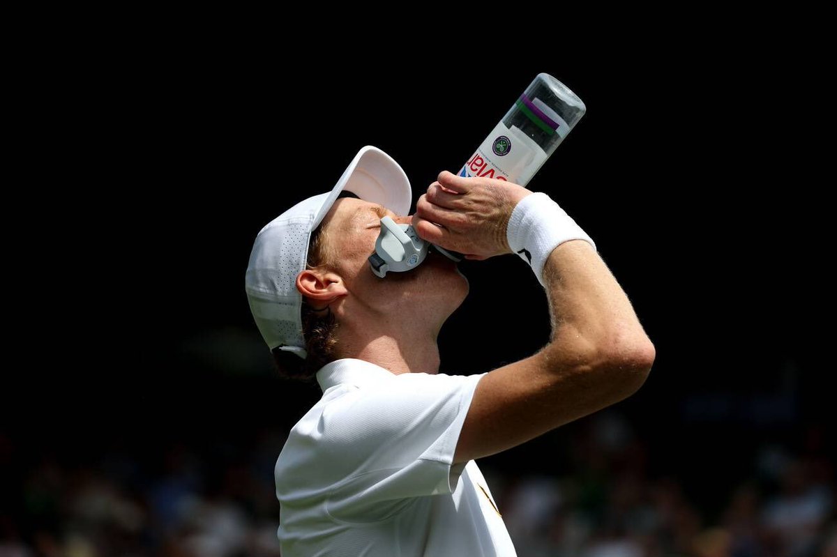 Makanju92's tweet image. Jannik Sin Wimbledon aesthetic  
✨🤍🏆