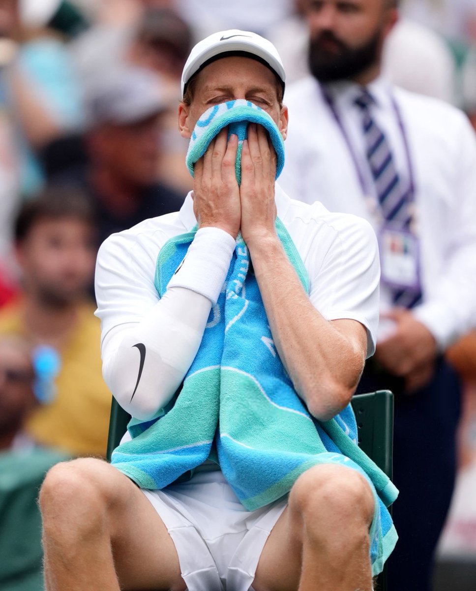 Makanju92's tweet image. Jannik Sin Wimbledon aesthetic  
✨🤍🏆