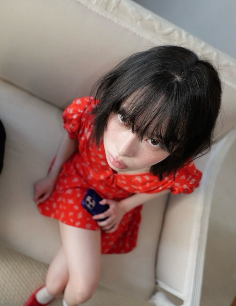 they took her pet chicken she mad as hell 😭