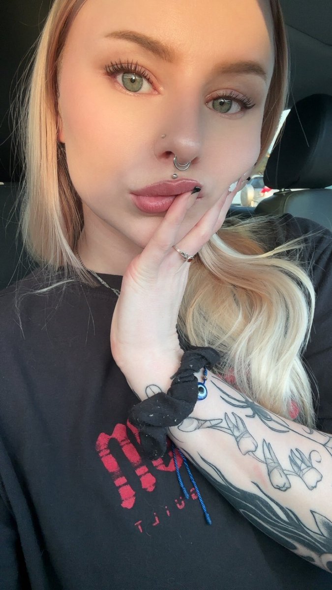 pixiecourt's tweet image. hi i’m alive