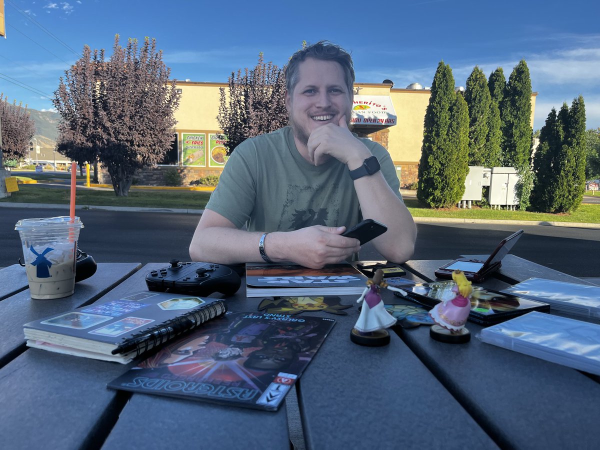 retro_rusty's tweet image. Went to @UtahRetroGameX today.

Best day of 2025 — hands down! 🤙

I got the highest score of everybody on Missile Command Recharged &amp;amp; won an awesome plaque  &amp;amp; got 6 games &amp;amp; a home-brewed “New 3DS XL”. 👨‍🍳😘👌

I got a bunch of other memorabilia &amp;amp; even a Star Wars Episode II art…