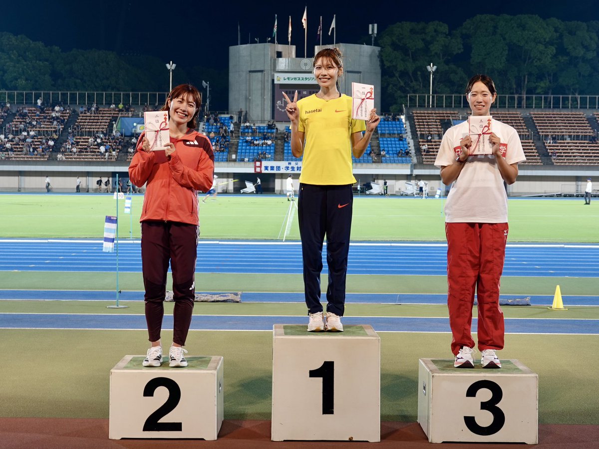 ikumik6's tweet photo. 【#実業団学生対抗】
追い風1.1mの条件下で行われた女子100mハードルでは、1995年生まれの #中島ひとみ 選手（長谷川体育施設）と、#福部真子 選手（日本建設工業）が12��7台て競り合う勝負を繰り広げました。これは日本の女子ハードルでは史上最高レベルです。 https://t.co/agdvWyAYp6