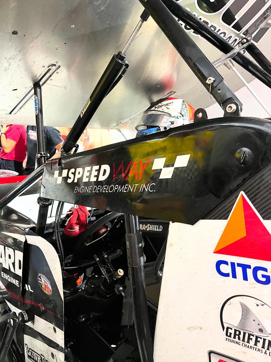 Incredible &amp; dominant Knoxville Nationals win tonight by <a href="/RyanTimms_5T/">Ryan Timms</a> ! Huge congrats to Ryan, Shane, and the entire Liebig Motorsports team! 🏁 🏆
