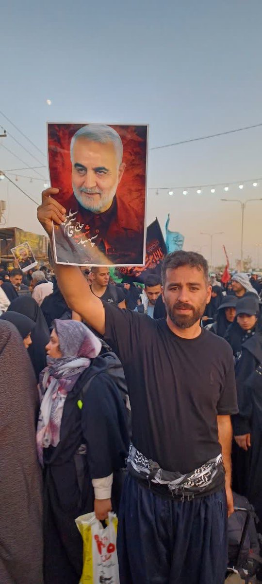 rebeka1370's tweet photo. در هر قدمِ مسیرِ اربعین،  
ذکرِ شه.دای ایران بر لب‌هاست...  
این همدلی، نشانِ اتحادِ دو ملت‌ است  
در راه هدفی که پایانش عزت‌ است.
#حب_الحسین_یجمعنا
#ملت_حسینی https://t.co/2tbLP8fGPs