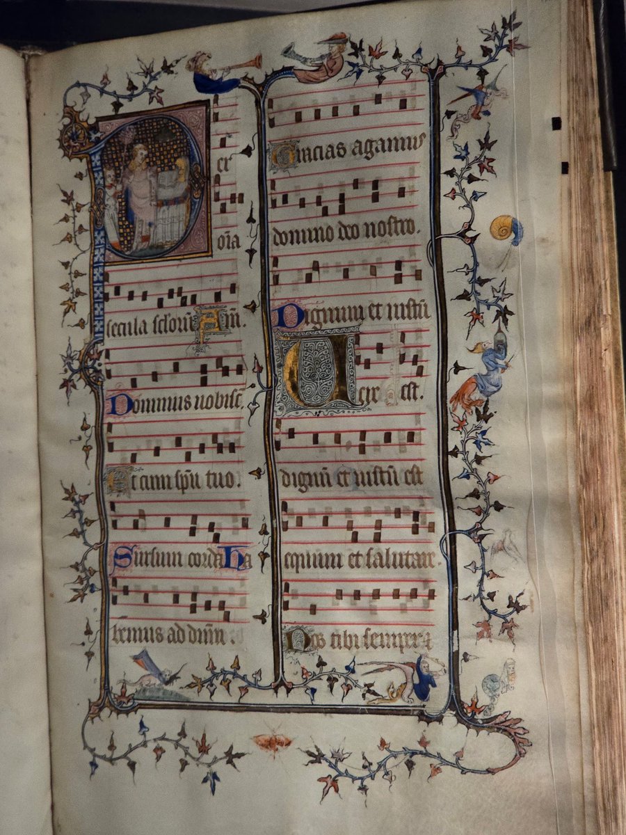 ArtHistAnimalia's tweet photo. #Caturday 🐱:
“Super Kitty!”
from Missal for Use of Paris
France, 1325-75
Ink, paint, &amp; gold on parchment
On display at @walters_museum “Paws on Parchment” exhibition
#CatsInArt #MedievalArt #MedievalMarginalia https://t.co/OAV2PMtUNN