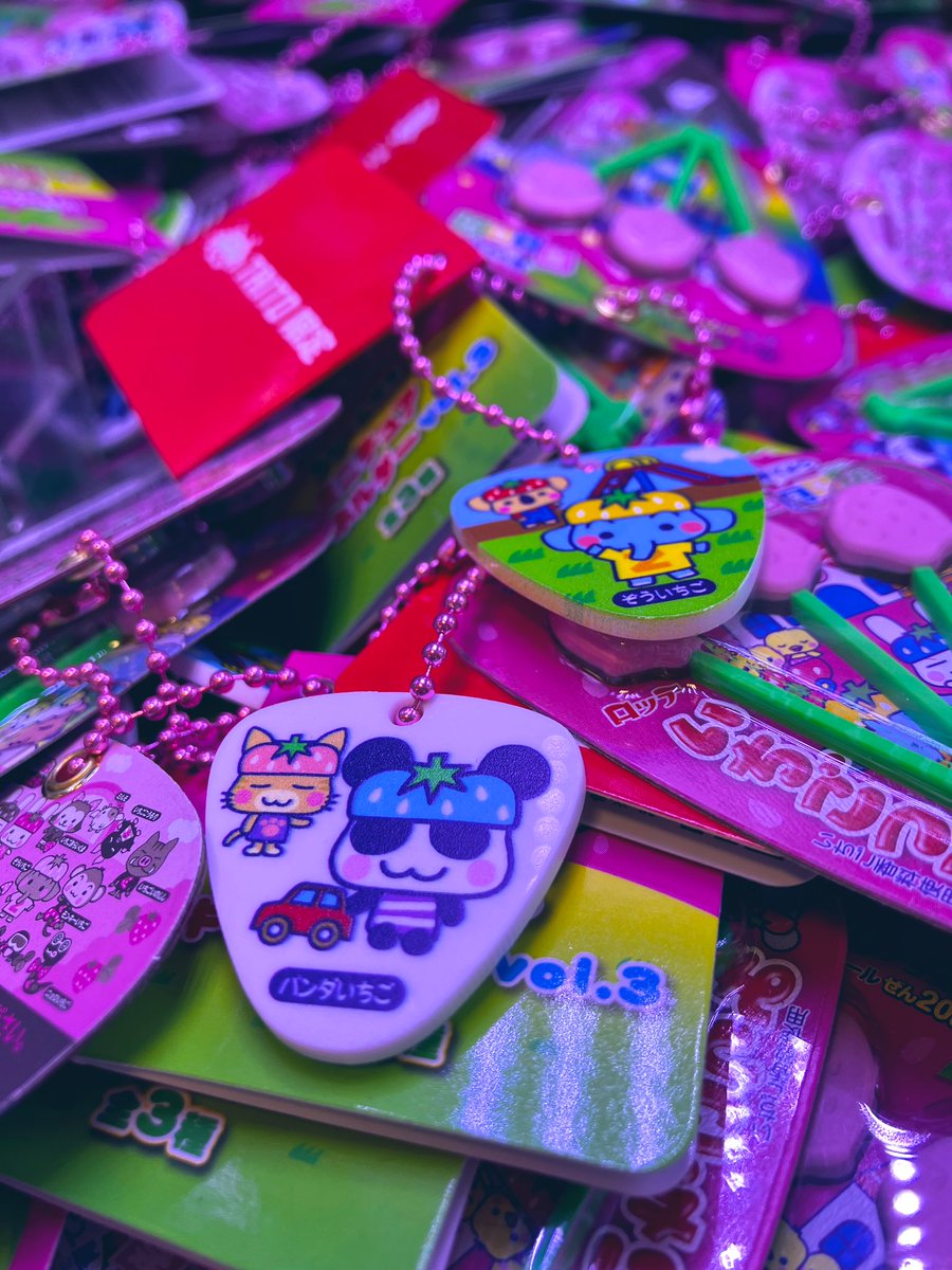 新景品✨】 懐かしおいしい駄菓子 #いちごつみ がミニチュア