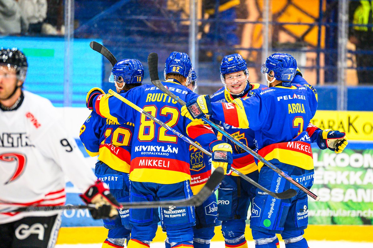 Kiitos kaikille yli 3000 Marski Cupissa käyneelle! 💙💛

📌 Hanki Jukurien Marski Cupin Game Worn -pelipaita ➡️ kauppa.jukurit.fi/pd/etusivu/101…

📌 Keskiviikon KalPa-otteluun liput tulevat myyntiin maanantaina 

#Jukurit #Liiga #MarskiCup