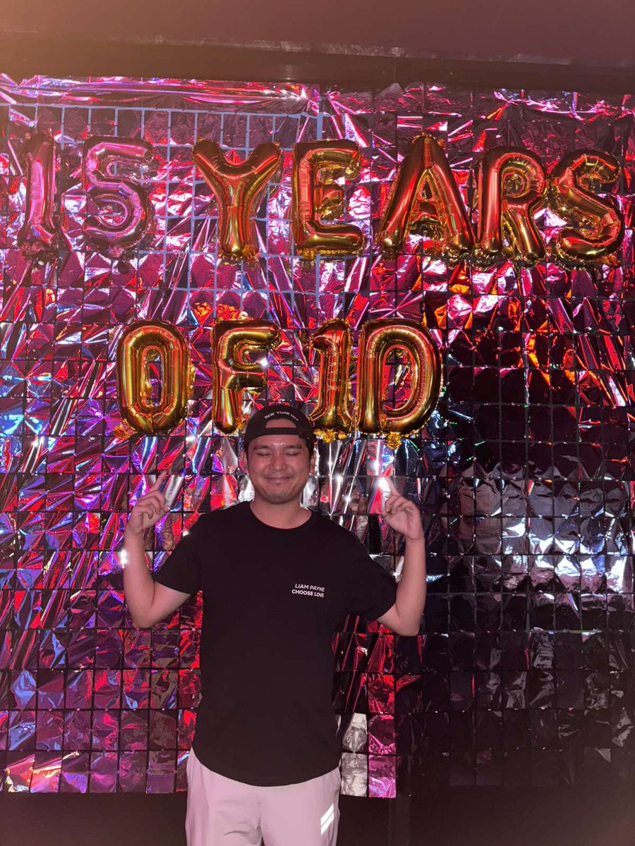 ColomaIsaacJeff's tweet image. Some crazy 2 nights.

Night 1 felt like reliving incredible memories from my teenage years, then Night 2 felt like a reminder that this is us now, and we all grew old together!

Always proud to be part of the Philippine 1D Teams! ❤️

#This15Us #15YearsOfOneDirection #15YearsOf1D