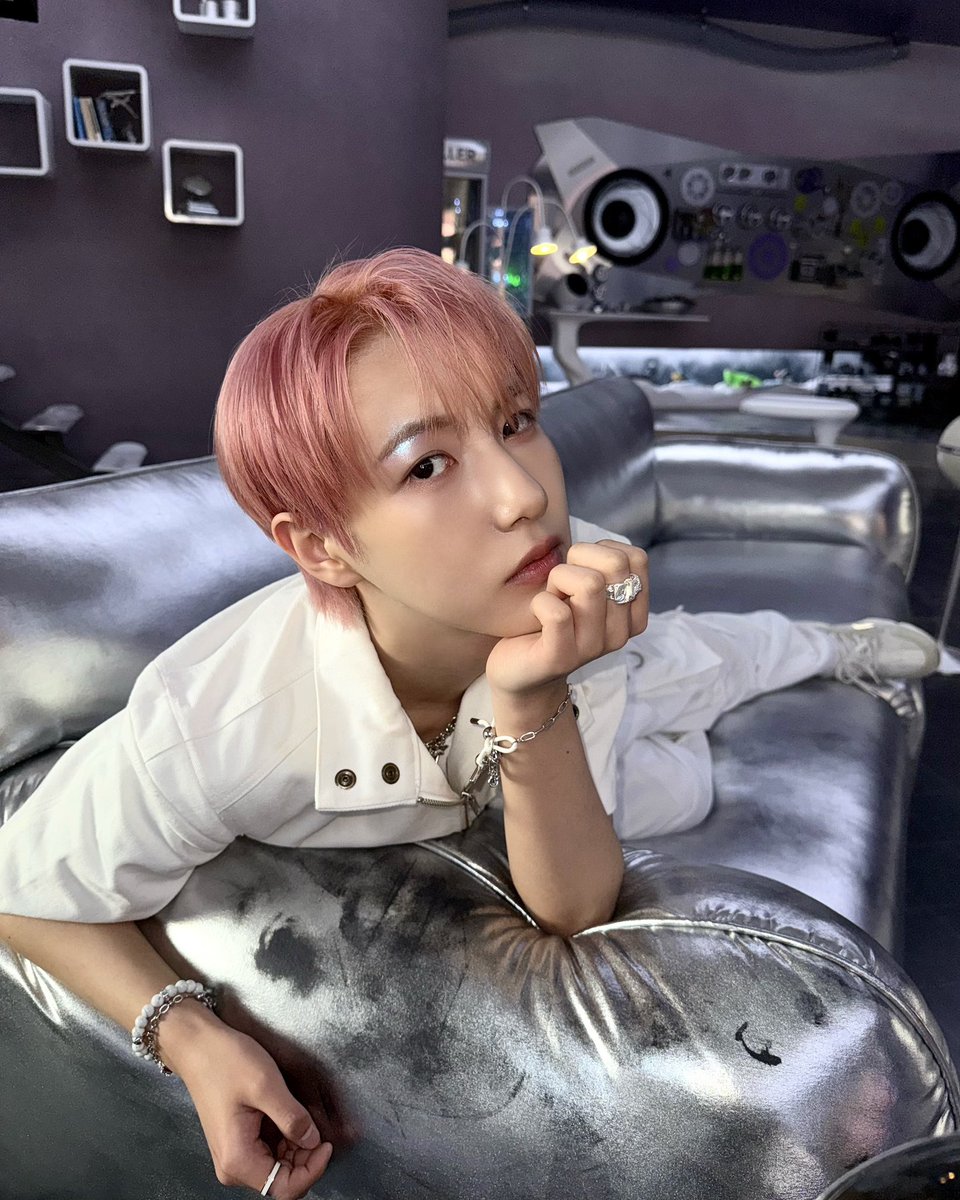 muing3to3's tweet image. 본인이 예쁜 걸 아는 사람들이 진짜 위험함
진짜 예쁘기 때문임