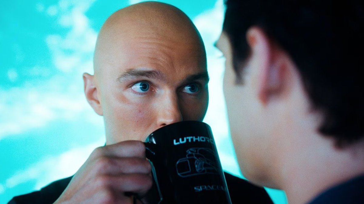 thebardrose's tweet image. If I was in Metropolis I’d just buy Lex a cunty wig and see if he turned good, that’s just me tho