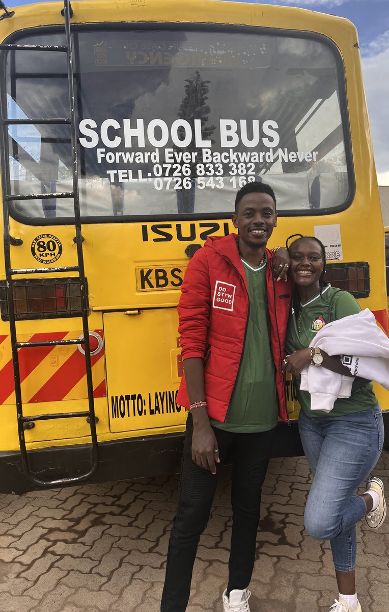 Jamaa leo aangaliwe anaeza angusha bus.