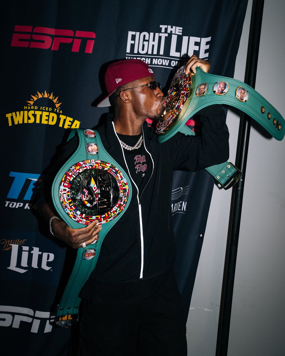 All the way to the top 🏆 <a href="/B_Carrington1/">Bruce Carrington</a> #boxraw