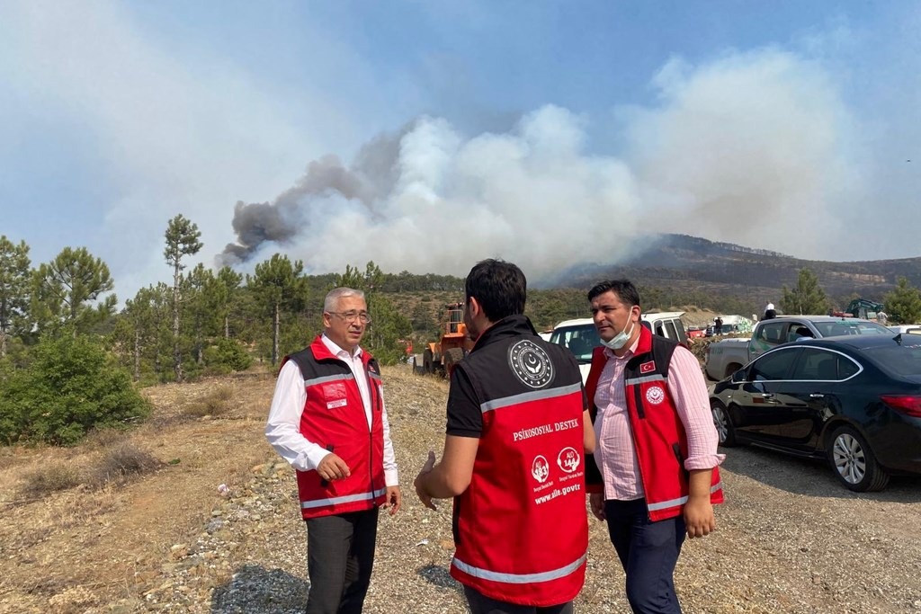tcailesosyal's tweet image. Bakanlığımızca Bursa, Eskişehir ve Karabük’teki yangınlardan etkilenen hanelere 10 milyon lira kaynak aktarıldı.
aile.gov.tr/haberler/bursa…