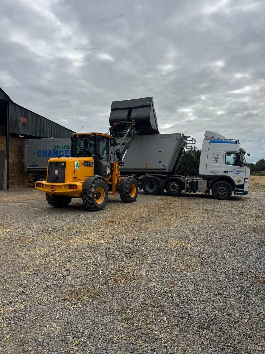The team has been busy between the showers with the start of the spring crops.
Stay safe and keep the wheels turning.
#DaltonsChancellorsMills