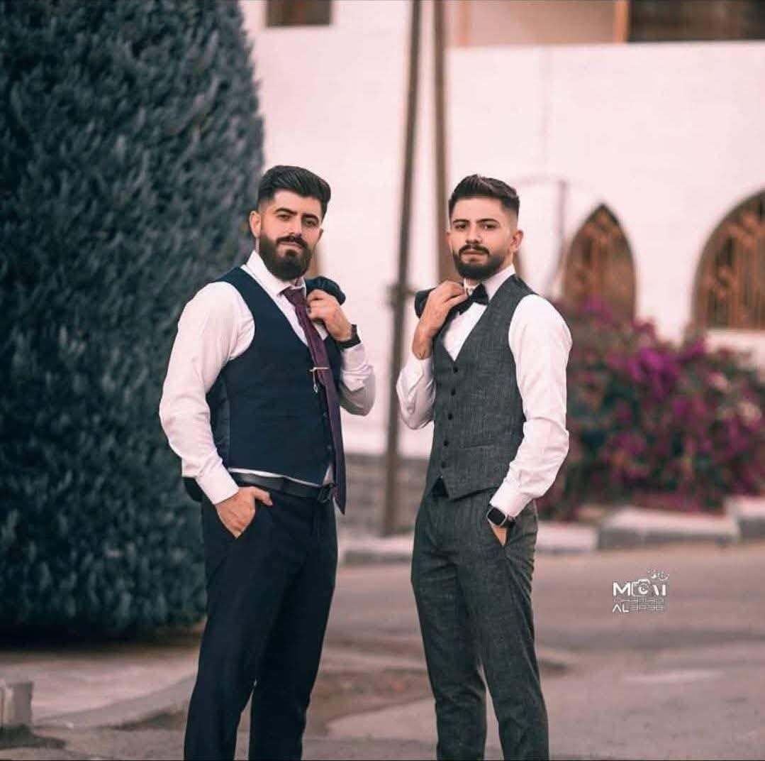 #Syria: 2 brothers from #Suwayda were shot dead last night in Barzeh district (#Damascus). 
One had returned from abroad few months ago and together they had opened a shop in the Capital. 
The motive behind this double assassination remains unknown, but the incident is further