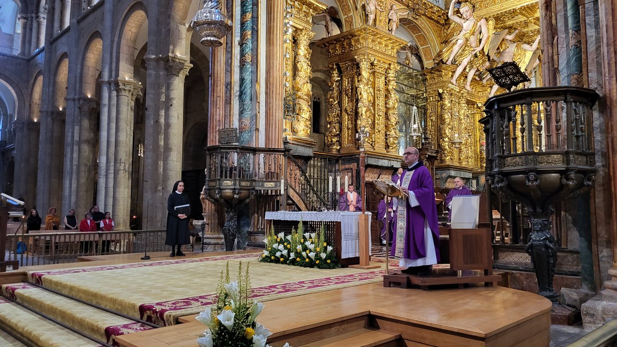 Esta mañana la catedral acogía la Misa de Funeral por el eterno descanso de Don José María Díaz, canónigo de la catedral desde 1972, que desempeñó los cargos de Archivero (1979-2011) y Deán (2006-2012). La eucaristía estuvo presidida por el Deán, Don Manuel Jesús Formoso.