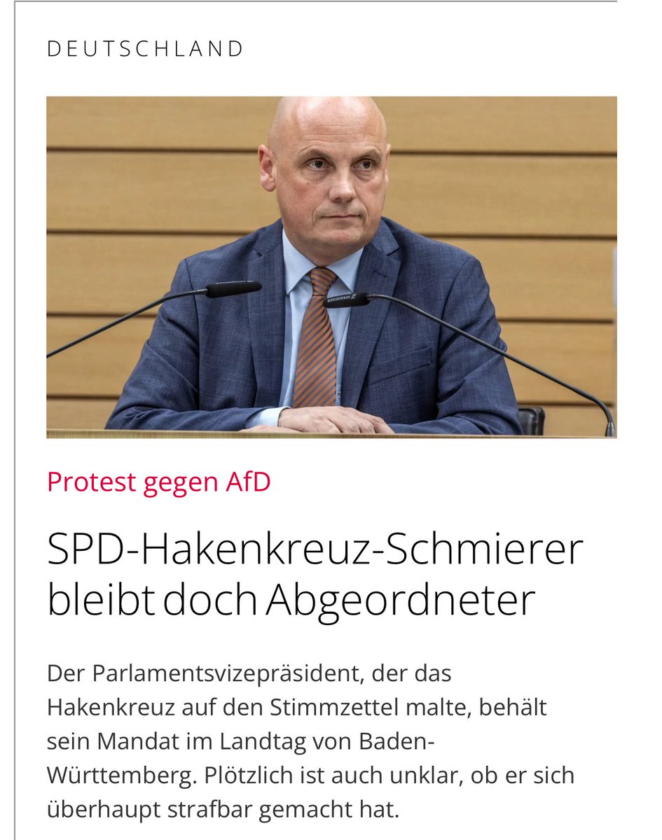 Die Staatsanwaltschaft überlegt, ob er sich überhaupt strafbar gemacht hat – weil angeblich zu wenige Leute seine Schmierereien gesehen haben.

Entschuldigung, aber ganz Deutschland weiß, was er getan hat – die entsprechende Reichweite ist also wohl vorhanden.