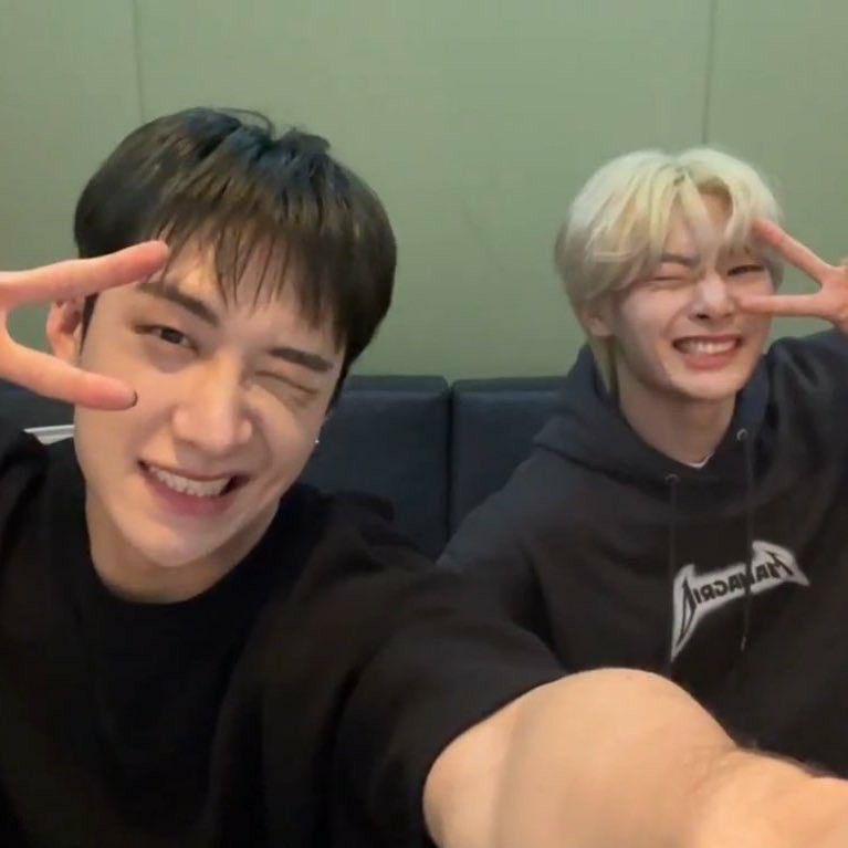 nerdhanjisung's tweet image. My mindypieeeee it’s your birthdayyyyy!! happy happy happy birthday my lovely mindy, i hope you have the most wonderful day in the world &lt;3 I’m so grateful for your friendship, and your wonderful advice when i need it most, please never ever change &lt;3
@milfs4chris