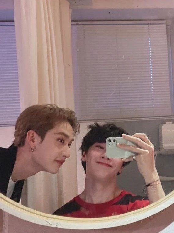nerdhanjisung's tweet image. My mindypieeeee it’s your birthdayyyyy!! happy happy happy birthday my lovely mindy, i hope you have the most wonderful day in the world &lt;3 I’m so grateful for your friendship, and your wonderful advice when i need it most, please never ever change &lt;3
@milfs4chris