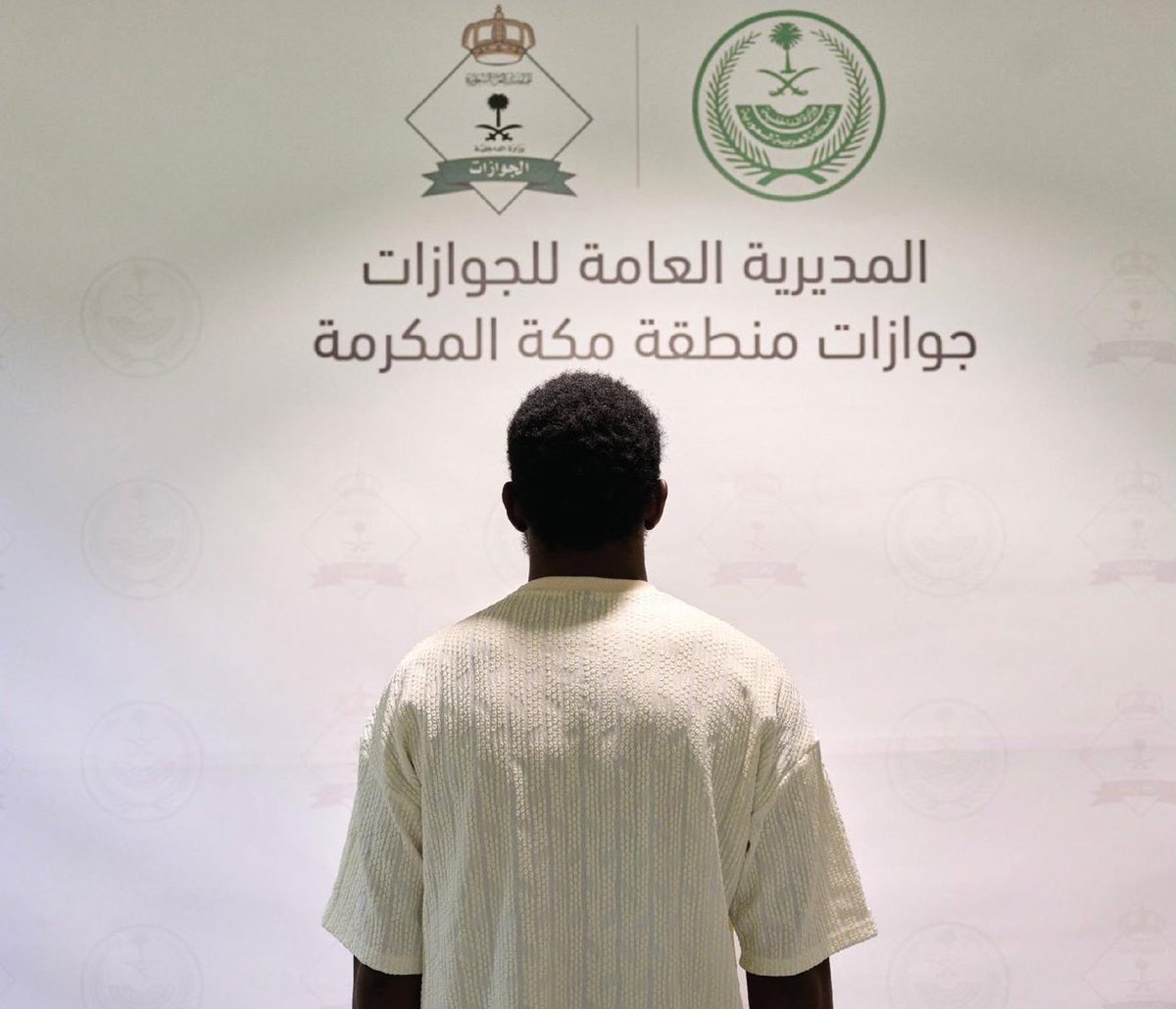 #الجوازات
تضبط وافدًا لمحاولته دخول المملكة بطريقة غير نظامية عبر #مطار_الملك_عبدالعزيز_الدولي