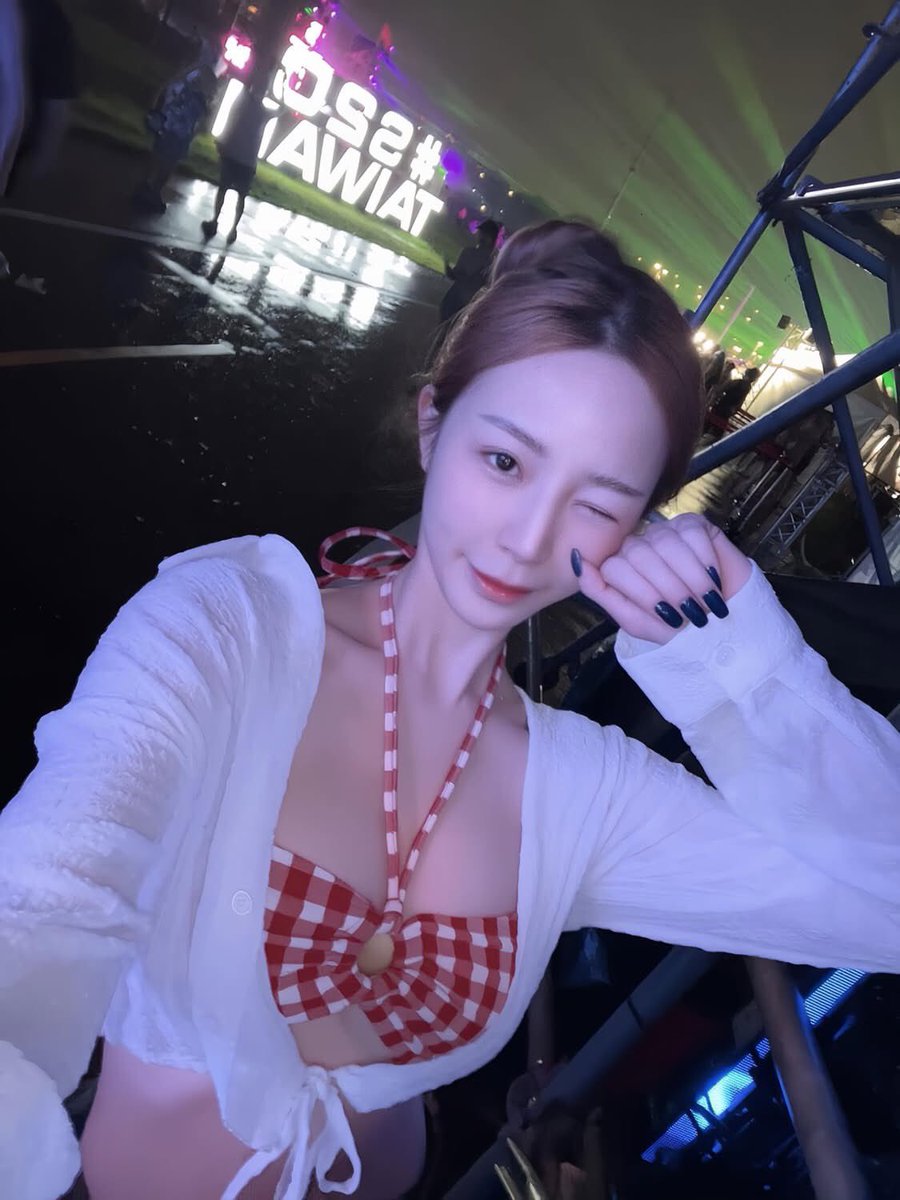 晚上有人想約嗎？
我幫你打手槍如何？
口爆怎麼樣？  
打炮也可以唷