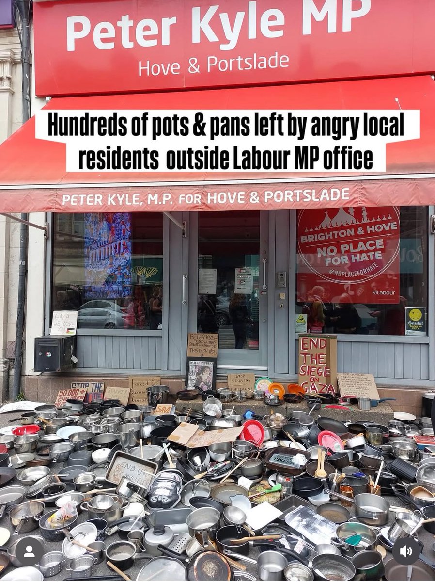 .<a href="/BrightonStopWar/">Brighton and Hove Stop the War</a> left hundreds of pots and pans outside Peter Kyle’s office in protest of the Labour governments participation in the Gaza genocide and Israel’s starvation siege.