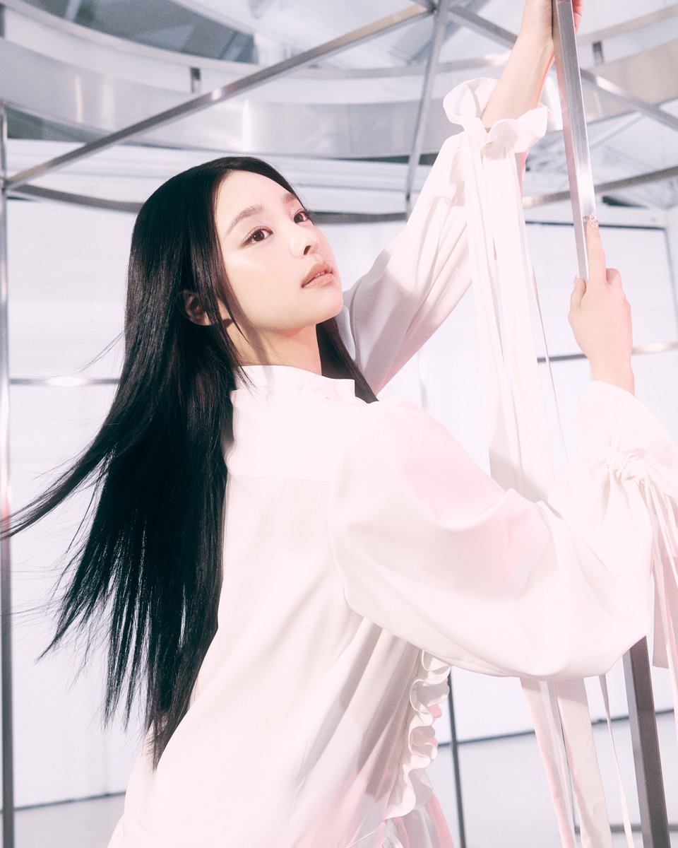 GxA3BadbUAEuh3_?format=jpg&name=medium