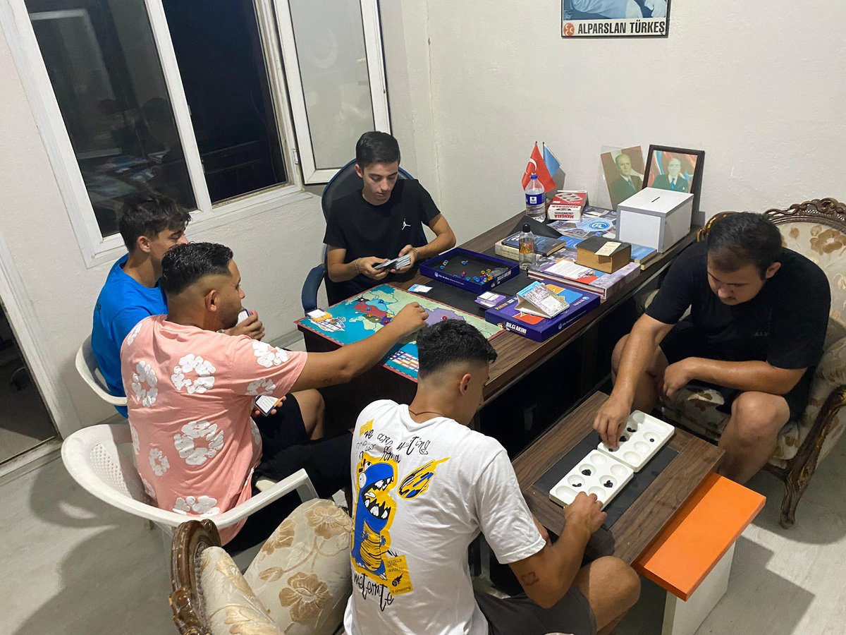 📍 SEFERİHİSAR

Ülkü Ocakları Seferihisar İlçe Başkanlığımız Kutadgu Bilig Ortaöğretim Yaz Gelişim Programı kapsamında Bilgi Akını ve mangala turnuvaları gerçekleştirdi.