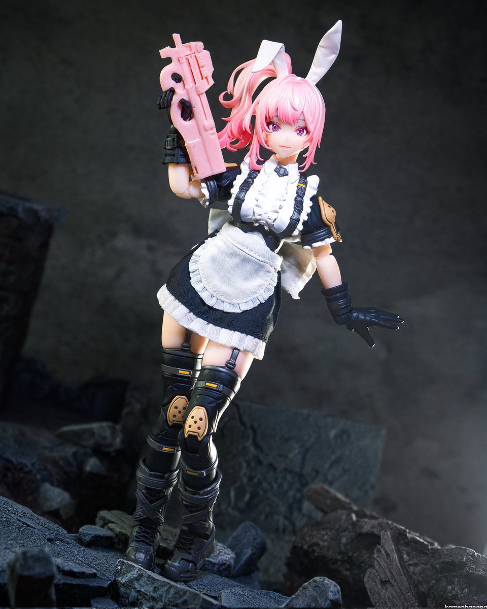 kamenbananas's tweet image. Aileen stole Tokiwa&apos;s clothes 🐰

#snailshell #snailshellstudio #wozhike #tactical #maid #蝸之殻 #スネイルシェル #蝸之殻小劇場 #waifu
