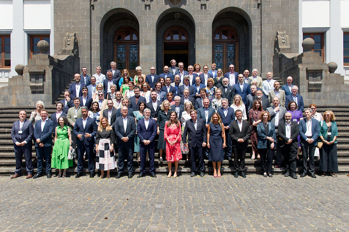 fg_ull's tweet image. 📍 La #ULL acoge por primera vez la Reunión Anual del Instituto Cervantes, con más de 70 directores de centros en todo el mundo.
💬 La Reina presidió ayer la jornada inaugural y defendió el español como «herramienta de seducción».
Más info 👉 t.ull.es/24ky