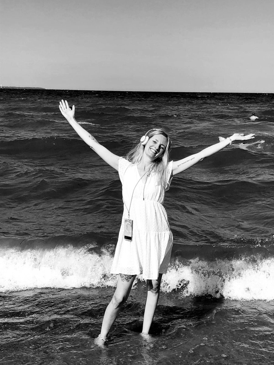 curie_julie's tweet photo. Liebe Grüße von der See....
Lasst euch drücken 🫂🩶
#perfectimperfect
#unperfektperfekt
#sealife
#Mare https://t.co/w7N6g6WBZ8