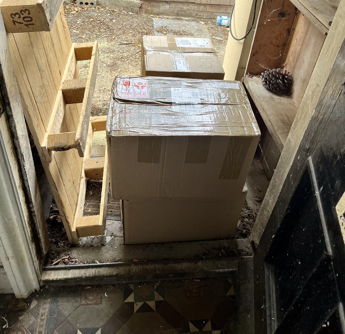 Marc Garrett (@marcgarrett20) on Twitter photo They have arrived 🙂
minorcompositions.info/?p=1561
Knock knock.
Who's there?
Feral Class.
Feral Class, who?
Feral Class books, you've got to package up and start shipping out those pre-orders, comrade.
Excellent. <a href="/minorcomps/">Minor Compositions</a> <a href="/workingclasslit/">Working Class Literature</a> They have arrived 🙂
minorcompositions.info/?p=1561
Knock knock.
Who's there?
Feral Class.
Feral Class, who?
Feral Class books, you've got to package up and start shipping out those pre-orders, comrade.
Excellent. <a href="/minorcomps/">Minor Compositions</a> <a href="/workingclasslit/">Working Class Literature</a>
