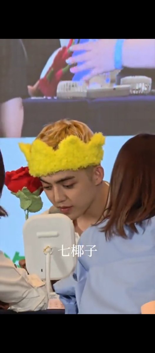 jeonghannisms's tweet image. oh my god because of his hair did someone turn seungcheol into the little prince,,,,,,,,