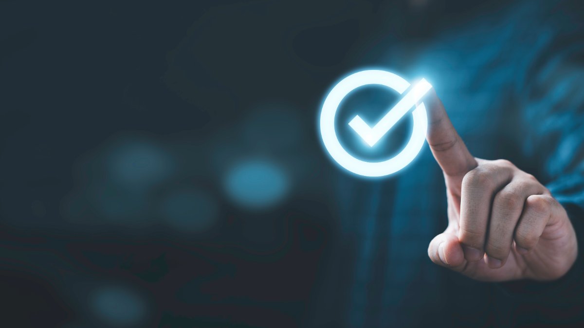 Travel approval reality: Multi-step processes delay bookings, causing price increases. Best policies balance expense control with process efficiency. Shortest approval path wins. Automation prevents bottlenecks that cost more than the oversight saves. #CorporateTravel #Efficiency